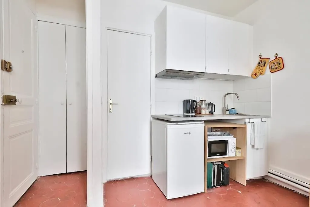 Wonderful At Place De La Bastille Apartment